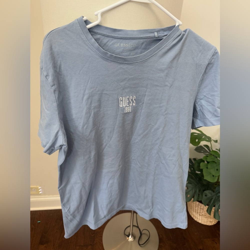 Guess men’s tshirt size XXL